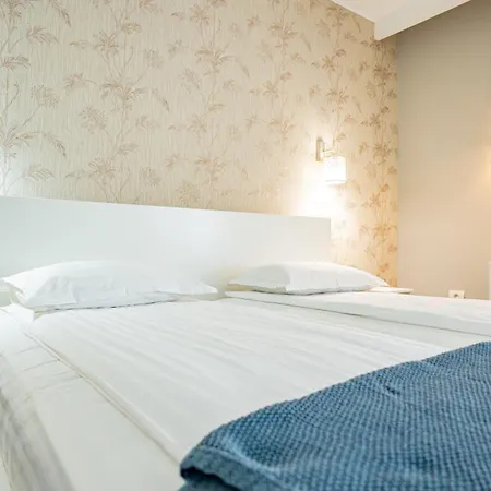 Hotel Senator 3*